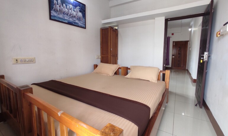 Deluxe King Suite with Balcony