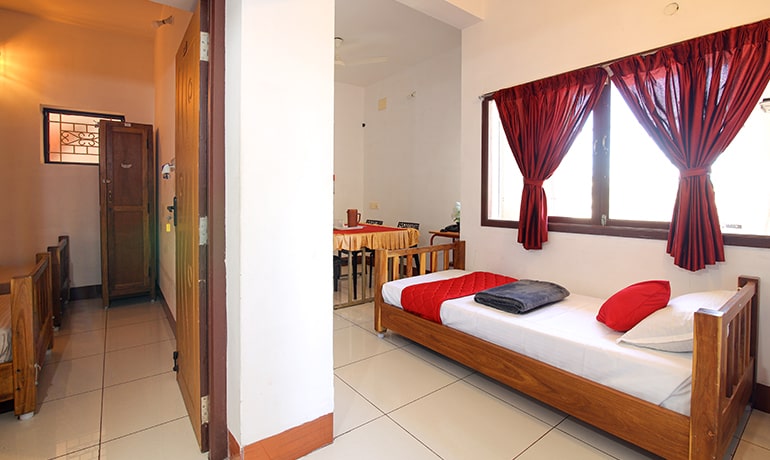 Dormintory Rooms - 5 Single Bed