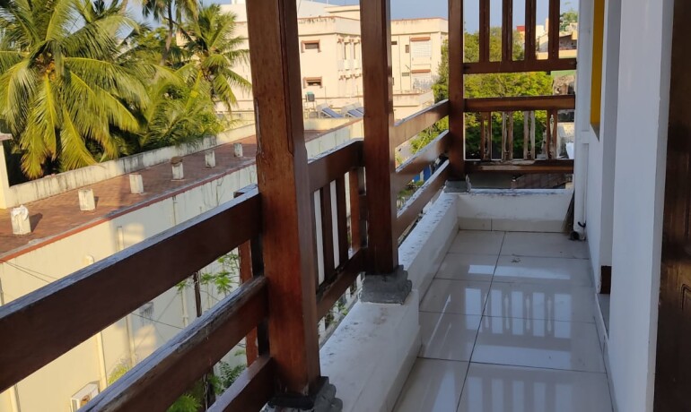 Deluxe King Suite with Balcony